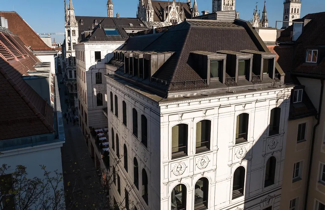 DO&CO Hotel München-1